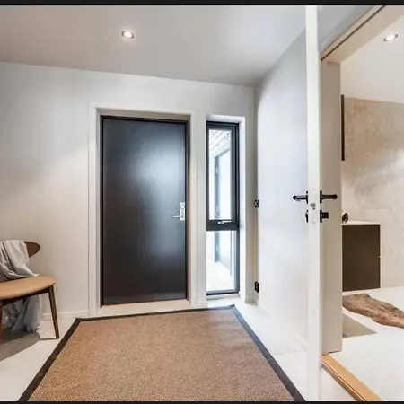別荘 New House In The Center Of