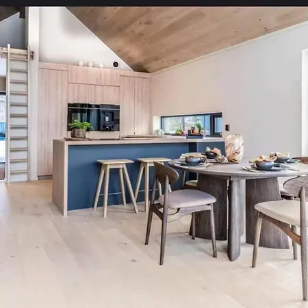 Дом отдыха New House In The Center Of *